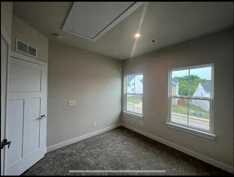 Building Photo - 8053 Warbler Way