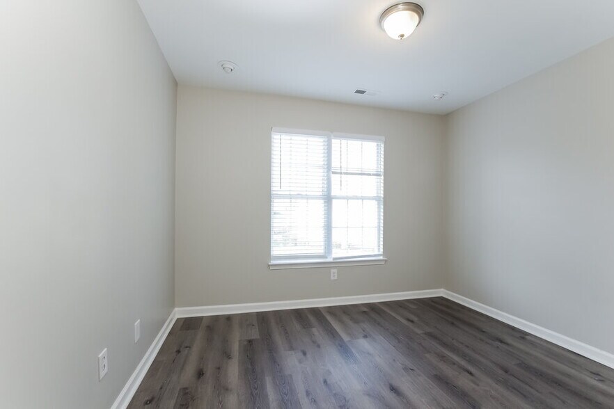Building Photo - 6222 Spanish Moss Ln