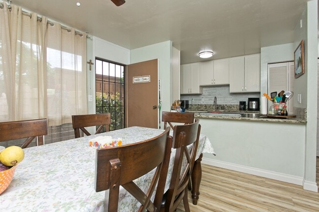 Building Photo - Partly Furnished 3-bedroom, 2.5 bath condo...