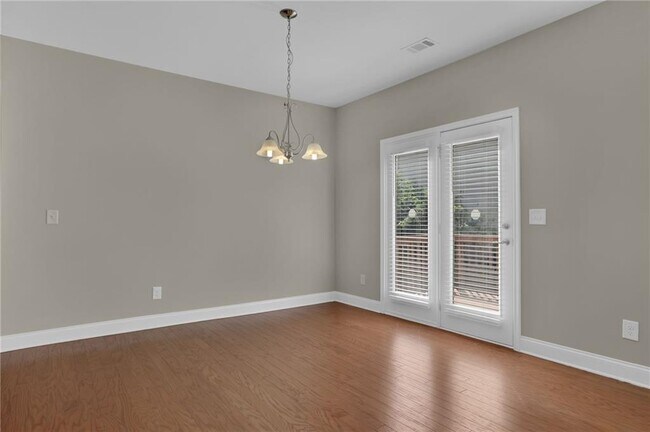 Building Photo - 1710 Eastbrooke Pl