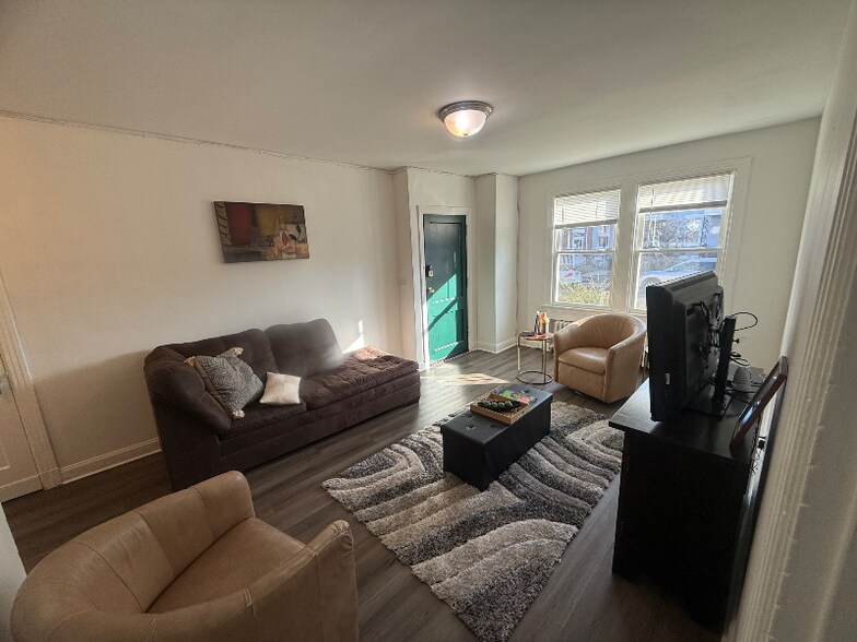 Building Photo - 441 Manor Pl NW