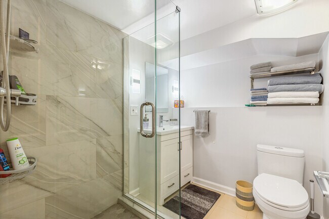 Building Photo - 3017 Pearl St