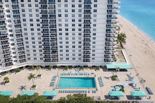 Building Photo - 3725 S Ocean Dr