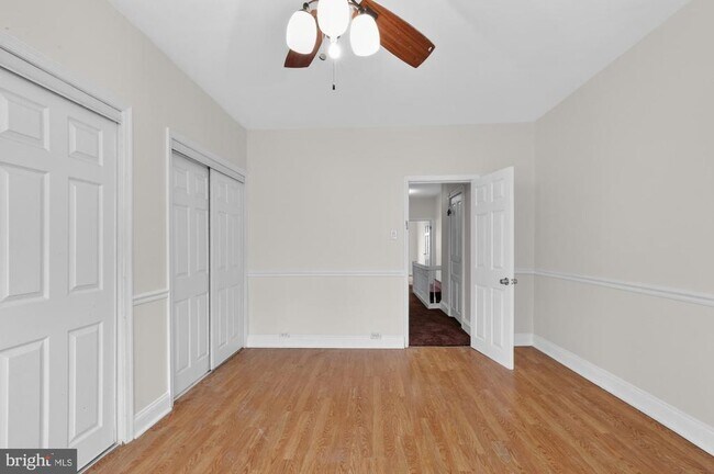 Building Photo - 2524 E Lehigh Ave