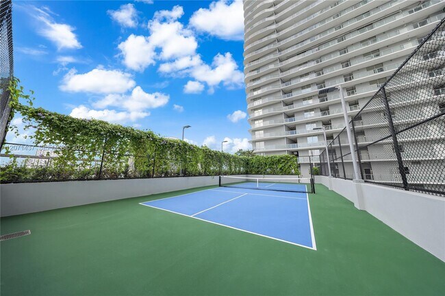 Building Photo - 1400 Biscayne Blvd
