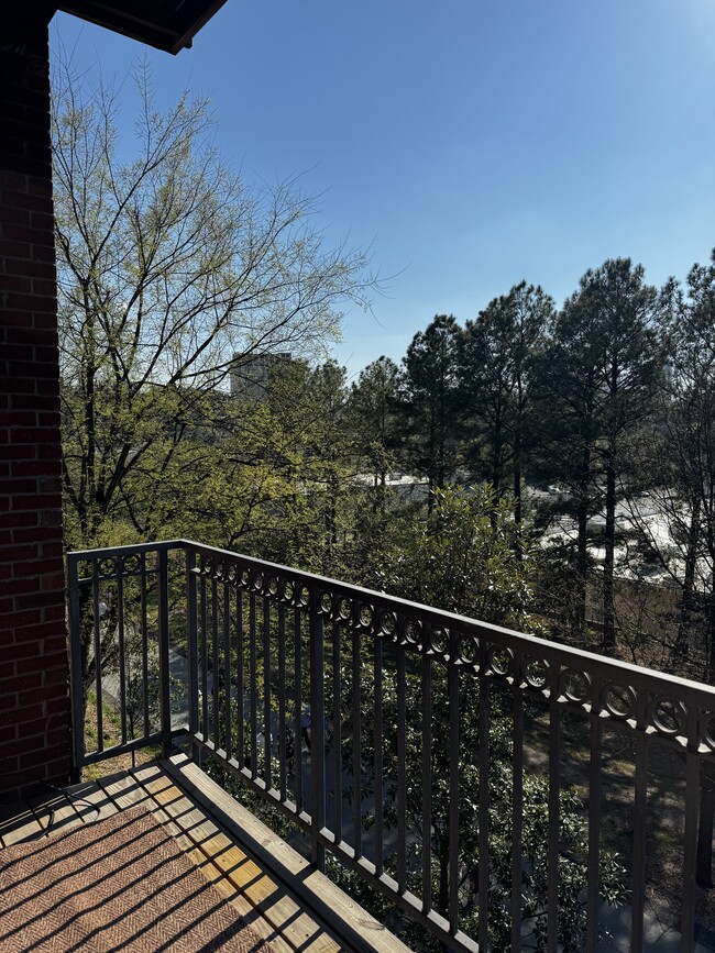 Building Photo - 680 Greenwood Ave NE