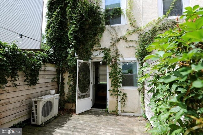 Building Photo - 1107 N Lee St