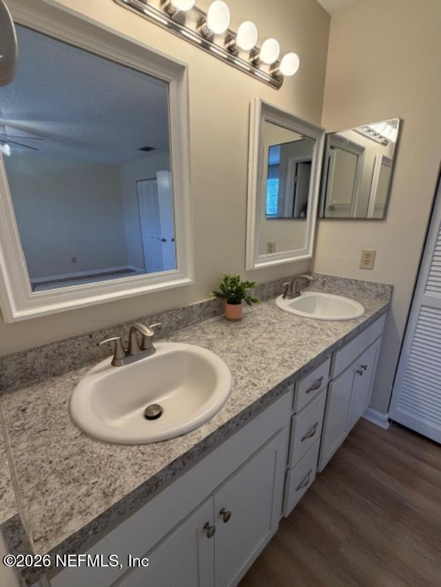 Building Photo - 5627 Pinebay Cir S