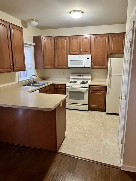 Building Photo - 813 Berne Ct