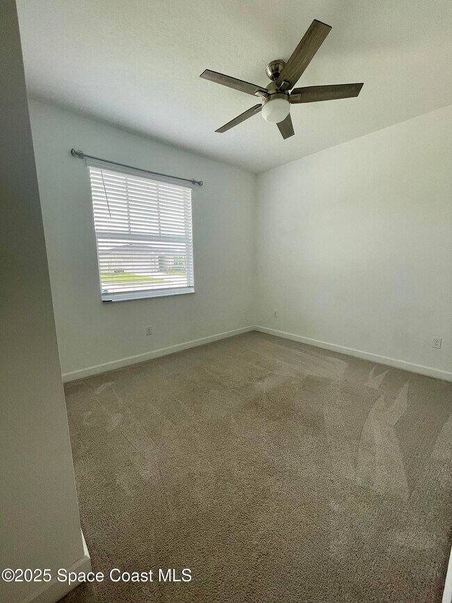 Building Photo - 696 Veridian Cir NW