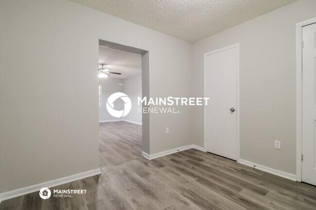 Building Photo - 3 Bedroom Pet-Friendly Home in SANFORD, FL with Main Street Renewal