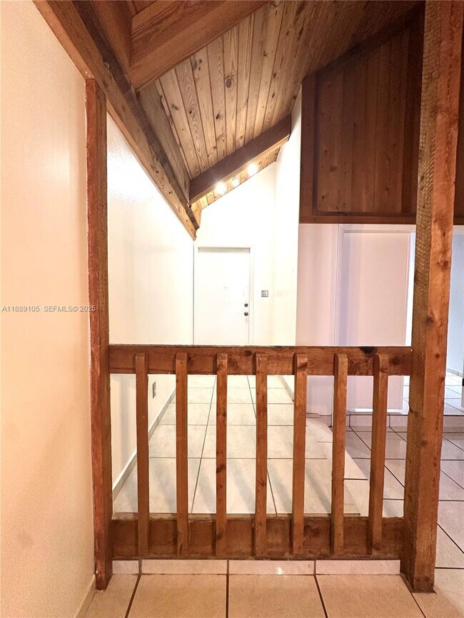 Building Photo - 497 N University Dr