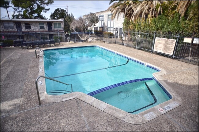 Building Photo - 6700 Escondido Dr