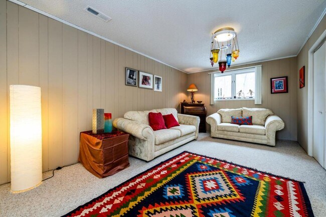 Building Photo - 9431 Dunewood Dr