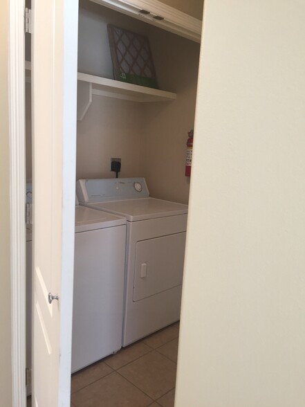 WASHER & DRYER area - 622 Horizon Peak