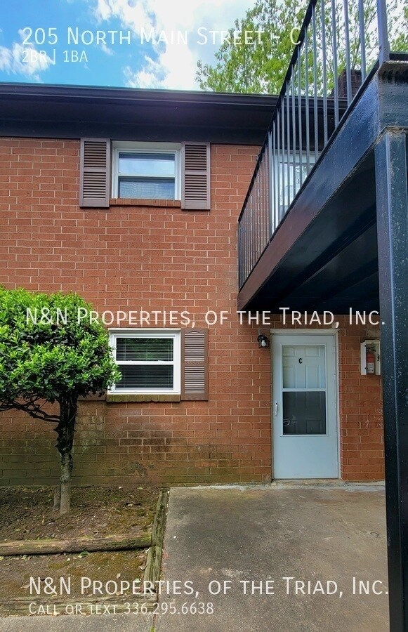 Building Photo - 2 Bedroom 1 Bath Apartment in King NC-  Do...