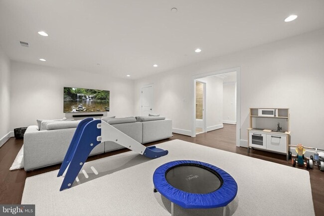Building Photo - 131 Bytham Ridge Ln