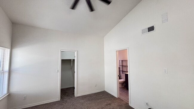 Building Photo - 12821 Rock Cliff Ave