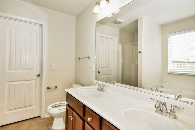 Building Photo - 3159 Aidan Ln