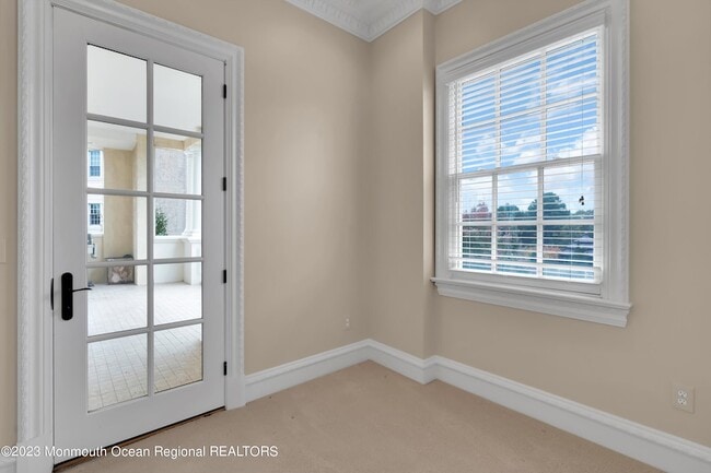 Building Photo - 131 Oval Rd