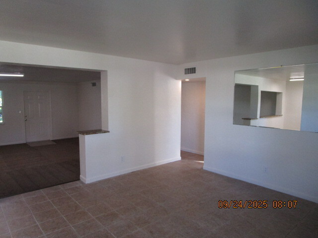 Building Photo - 715 Essex Rd