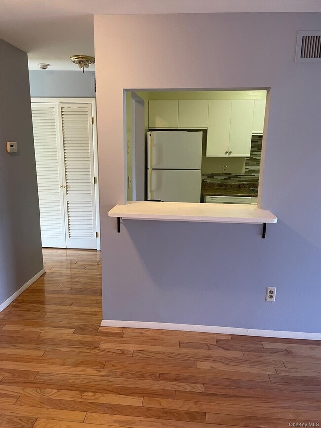 Building Photo - 110 Town Hill Condominium
