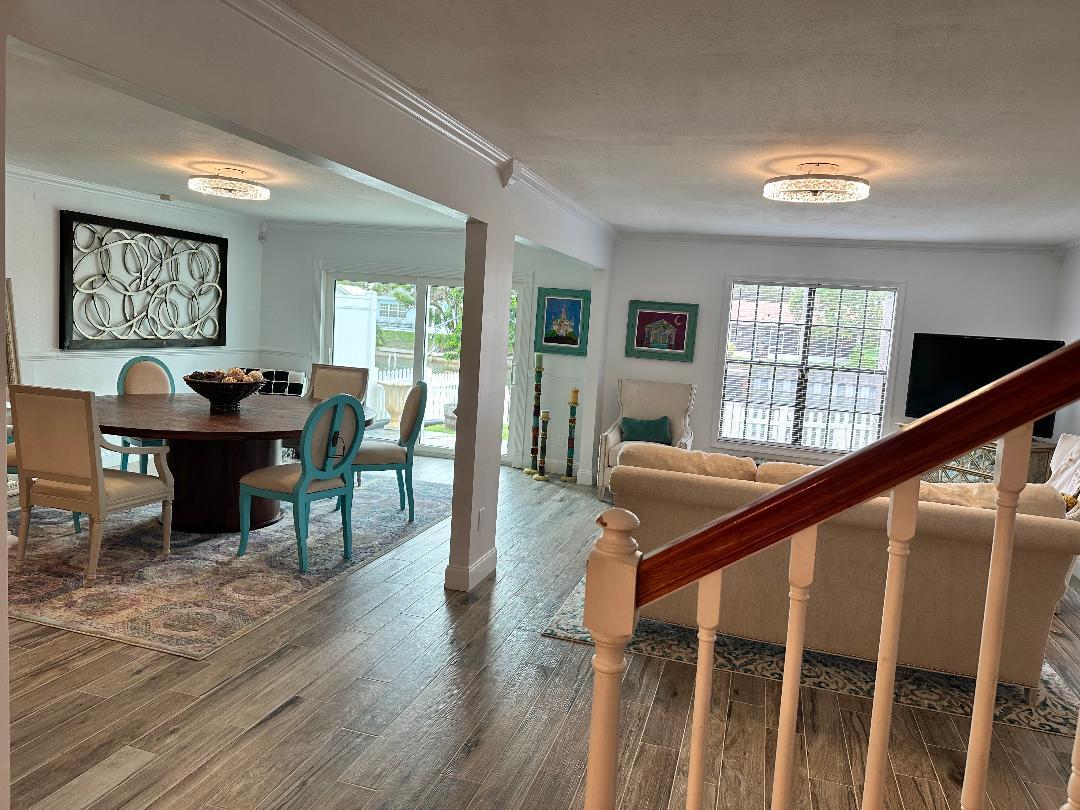 Building Photo - 8733 Bay Pointe Dr