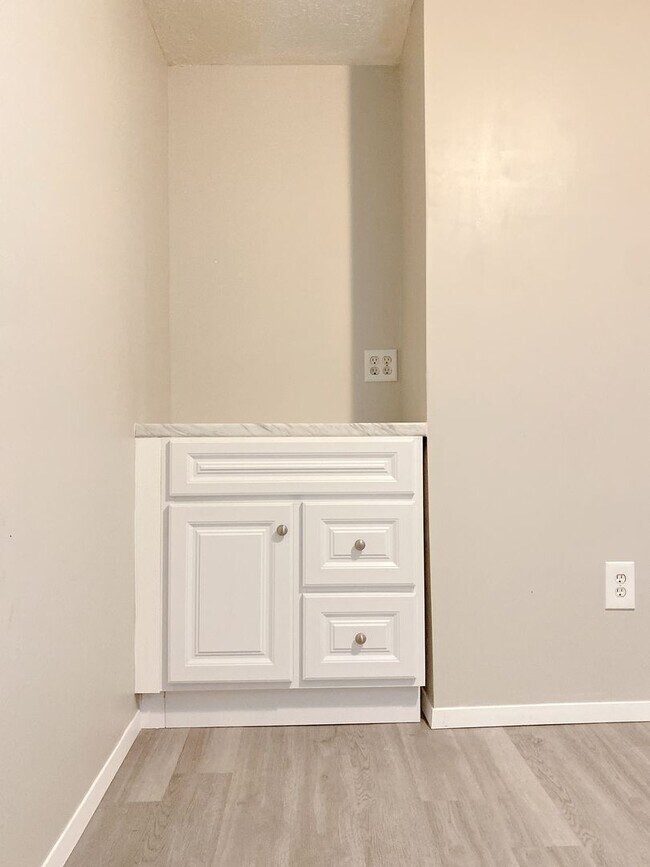 Building Photo - Millard 3 bed 2 bath $1900