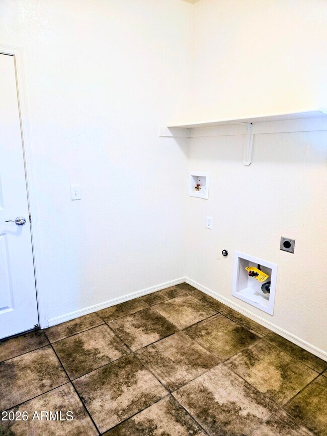 Building Photo - 1229 Questa Ct