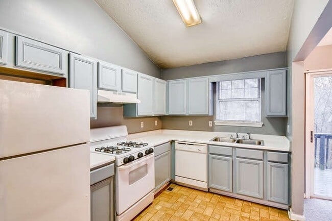 Building Photo - Charming Property  -Finished Basment/Priva...