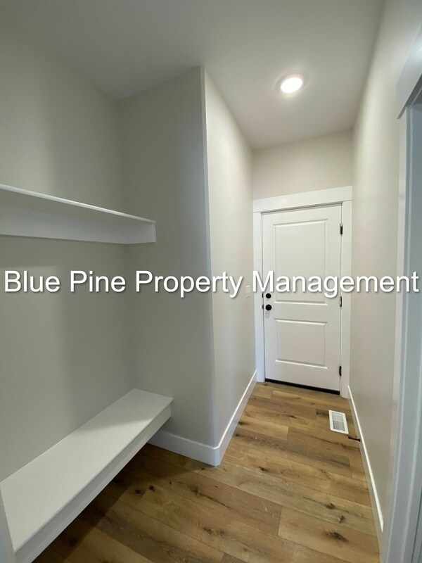 Building Photo - 1104 Cypress Loop