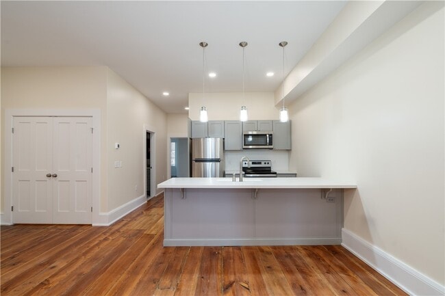 Building Photo - 178 Main St