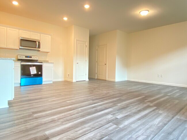 Building Photo - 1107 Union Pacific Way
