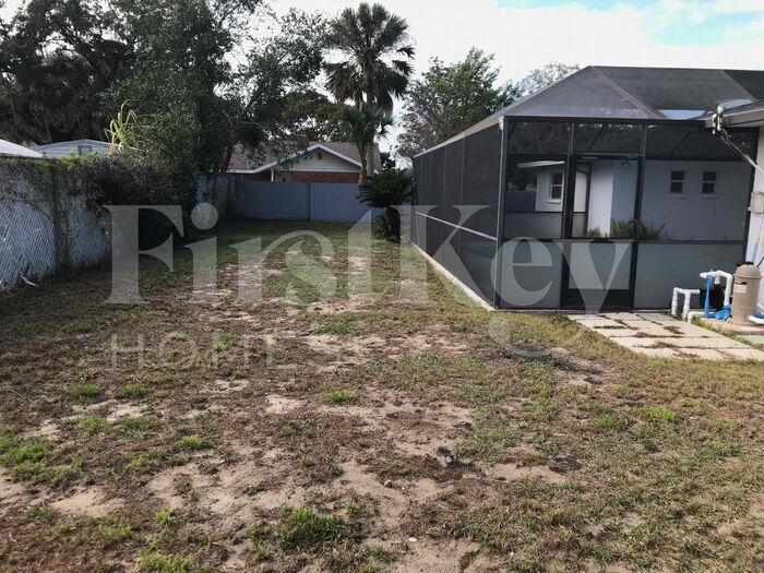 Building Photo - 701 Kingswood Loop