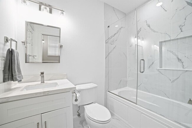 Building Photo - 500 Konstanty Cir