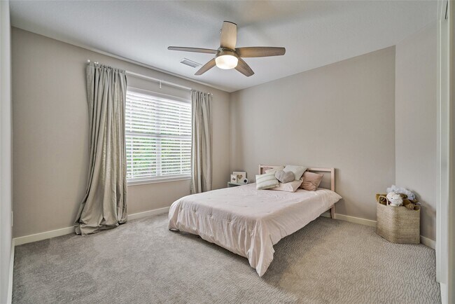 Building Photo - 38 E Gaslight Pl