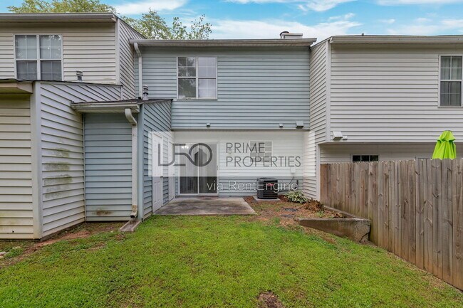 Building Photo - 1008 Huntington Trce SE