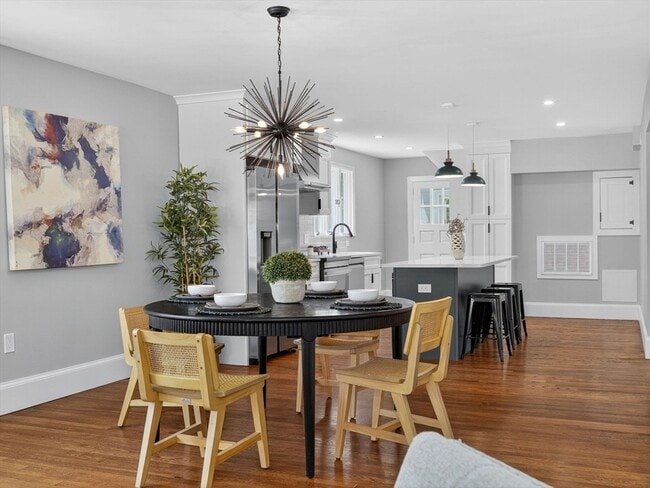 Building Photo - 111 Sharon St