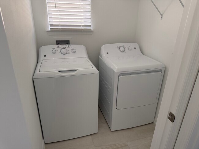 Building Photo - 10837 Littleton Isle Dr