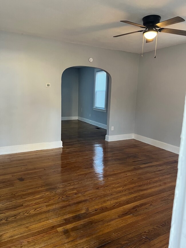 Primary Photo - 1330 Custer St