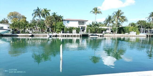 Building Photo - 1735 Calais Dr