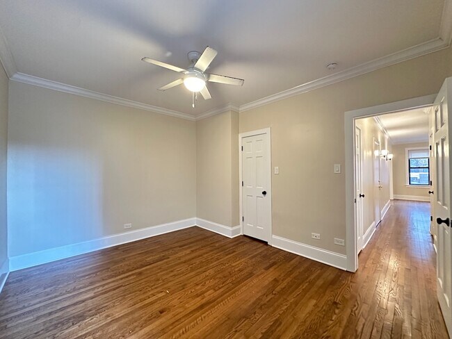 Building Photo - 1364 E 52nd St