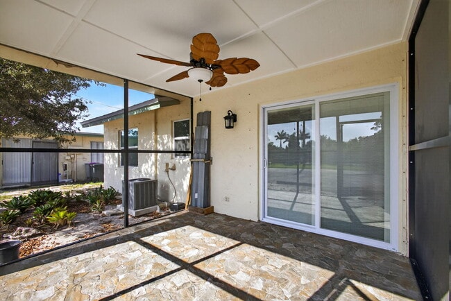 Building Photo - 8729 SE Hobe Ridge Ave