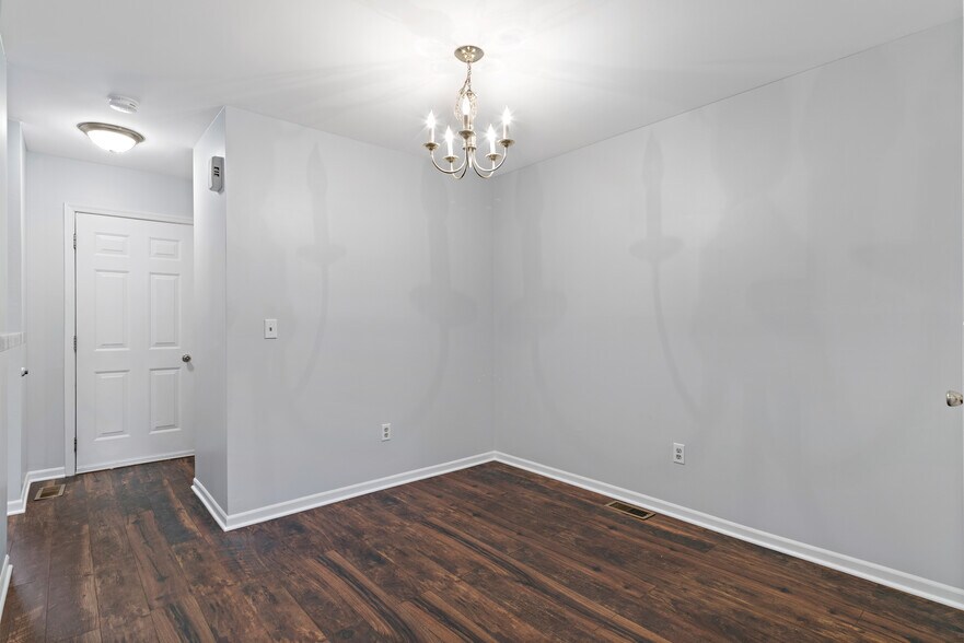 Dining Room - 2504 Cortland Ln