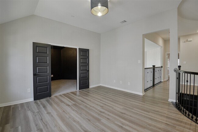 Building Photo - 4042 Steep Woods Dr