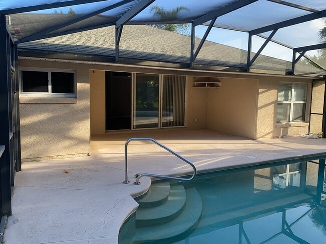 Building Photo - 8 Black Water Way