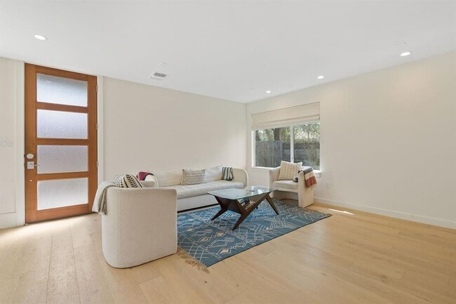 Building Photo - 2418 S 5th St