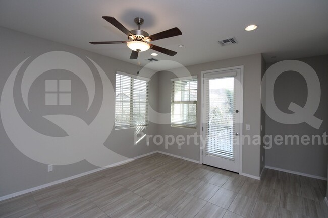Building Photo - 1731 E Dogwood Ln