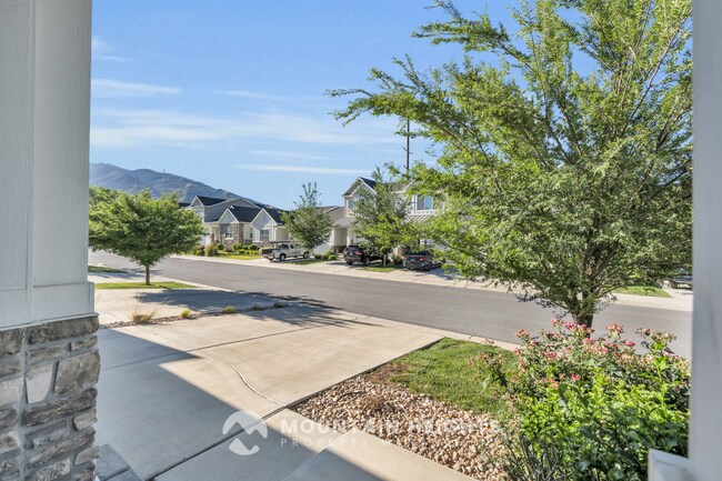 Building Photo - 607 Sawback Ln