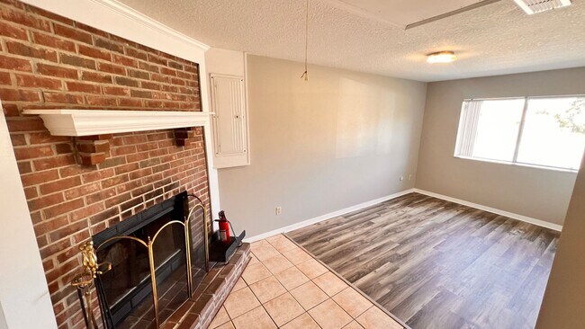 Building Photo - Charming 2 Bedroom, 1 Bathroom Home in Deltona!!